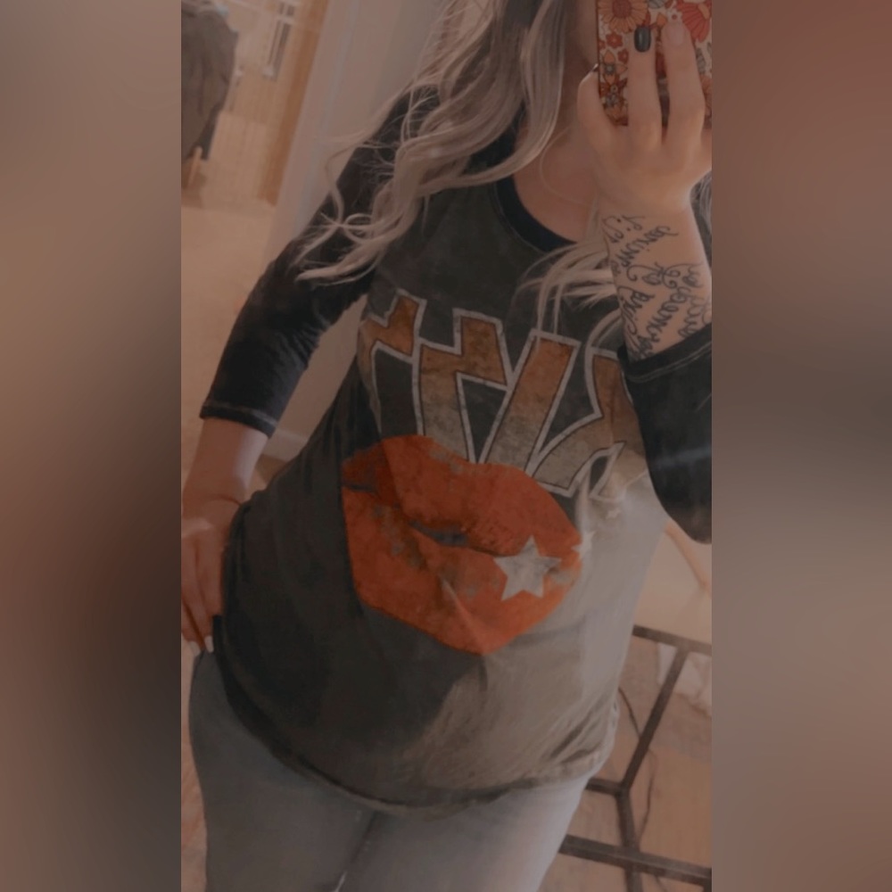 Shear Kiss Baseball Style Tee